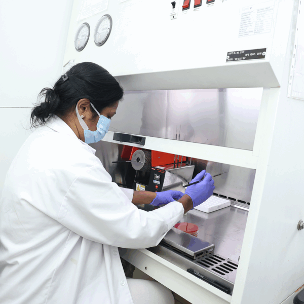 about_us doctor-img2